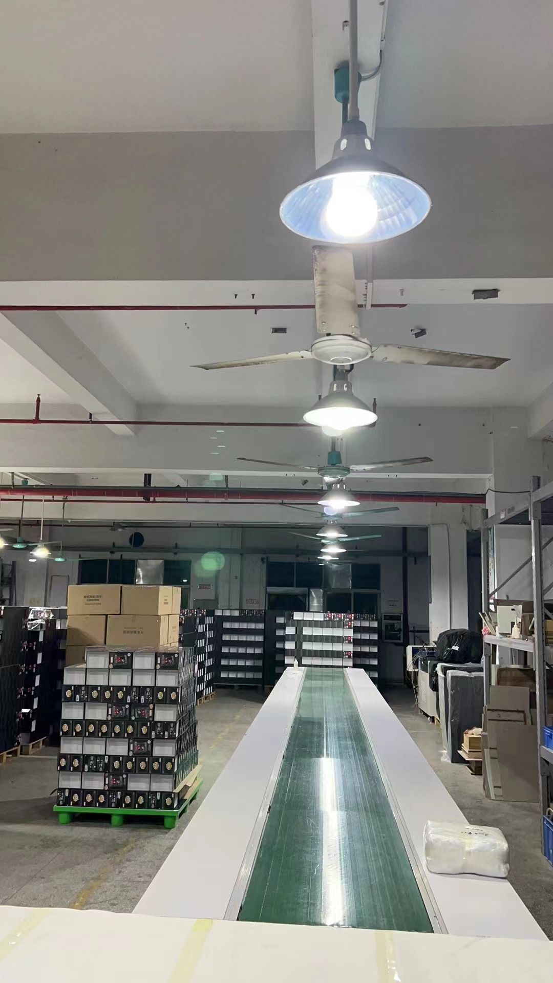 东莞手工车间一角-2